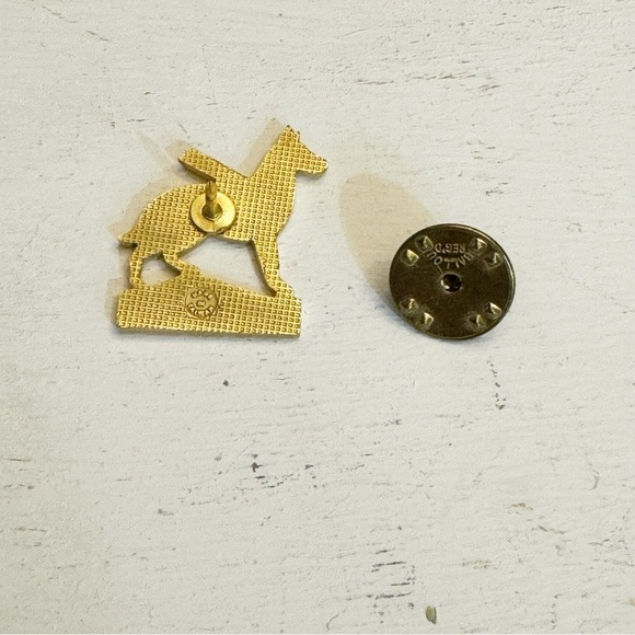 Vintage Gold Tone Guard Dog Pin Button - Picture 6 of 8